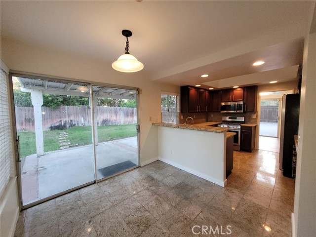 13611 Amanda Street, Fontana CA: https://media.crmls.org/medias/83f53eff-b652-4b4c-baca-c86959804bd2.jpg