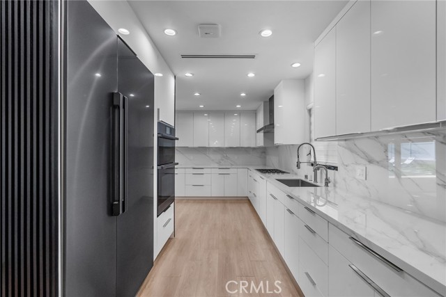 16810 Adlon Road, Encino CA: https://media.crmls.org/medias/83f640e9-c07b-44d6-a9c1-cfe82349f6c5.jpg