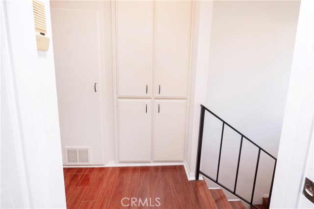 Detail Gallery Image 32 of 39 For 12334 Chandler #C,  Valley Village,  CA 91607 - 2 Beds | 2 Baths