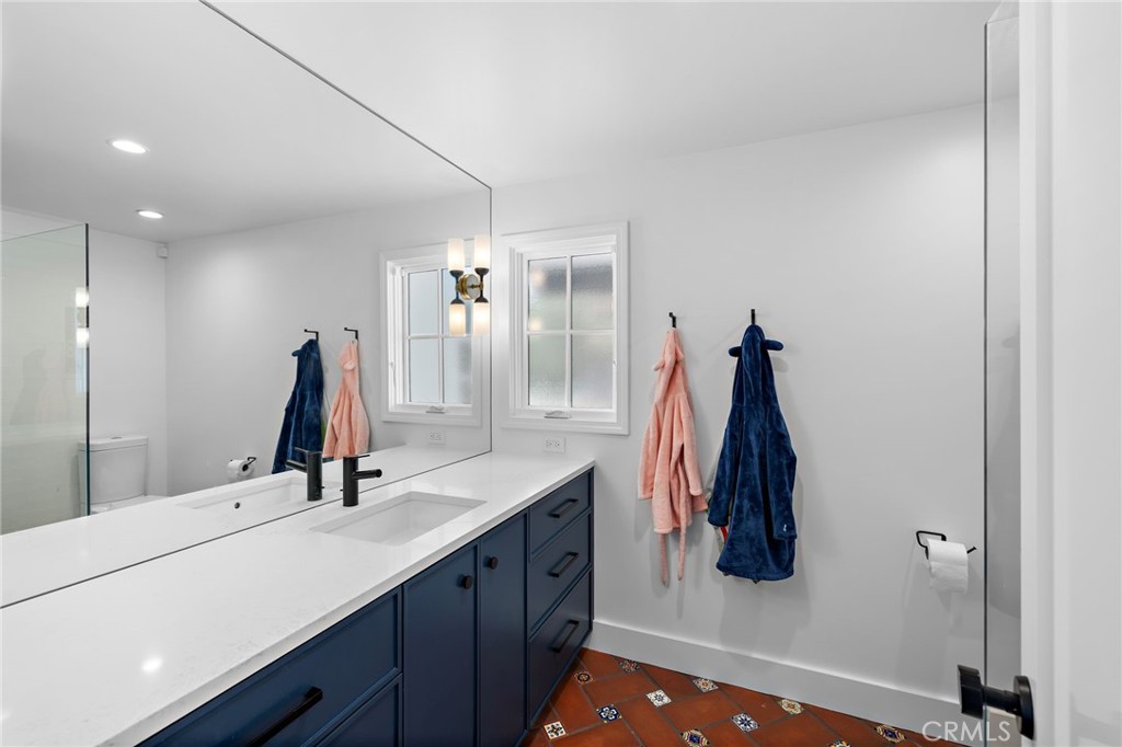 83f6fab9 F0d8 47de A0c9 0178f9e9235f