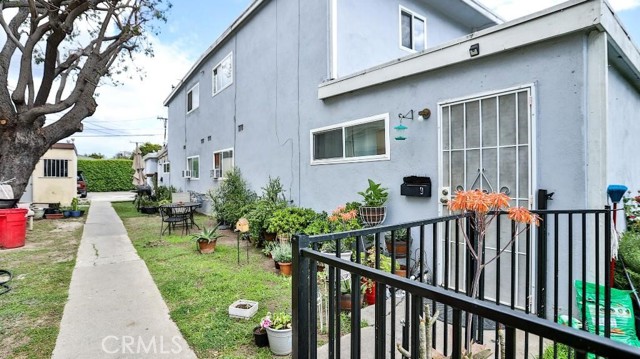 Detail Gallery Image 4 of 17 For 2211 S Fairview St, Santa Ana,  CA 92704 - – Beds | – Baths