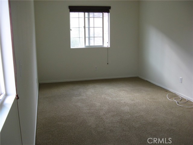 12022 Loyola Court, Fontana CA: https://media.crmls.org/medias/83f8d621-e90a-4a1e-acb2-544ed29a6a34.jpg