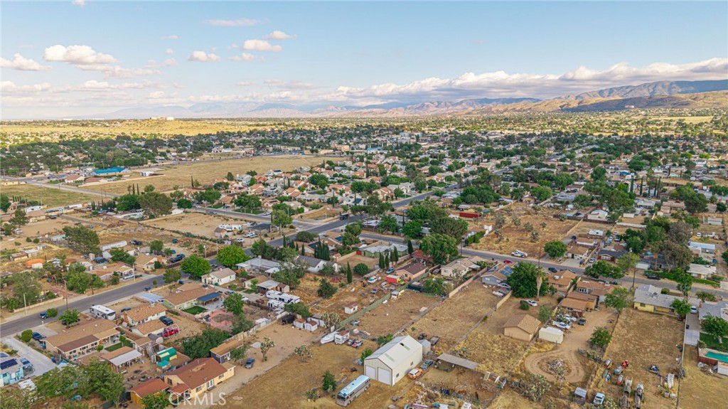 https://media.crmls.org/medias/83f94985-6420-4532-92ae-0a30a1098929.jpg?preset=X-Large