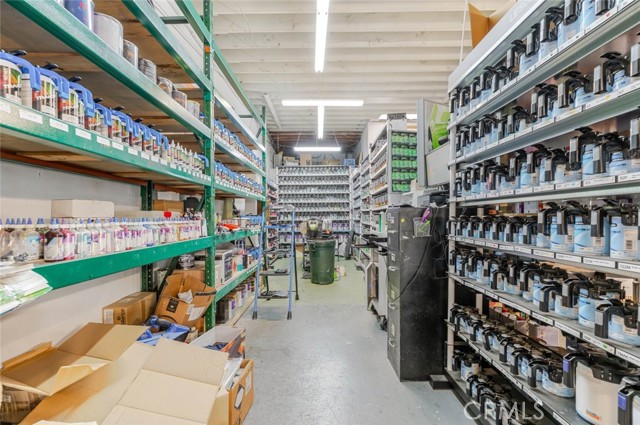  Commercial for Sale in Sun Valley, California