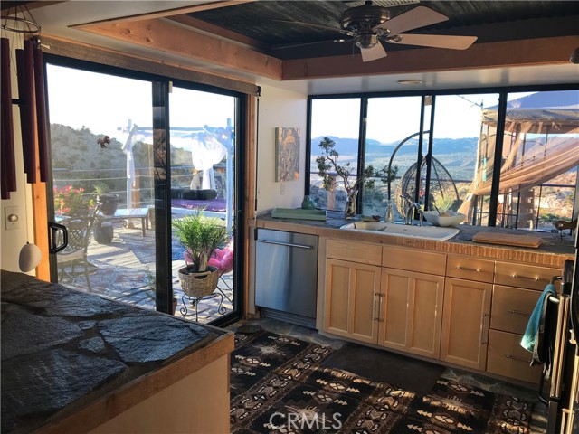 56564 Nelson Avenue, Yucca Valley CA: https://media.crmls.org/medias/83fab5d2-43e8-45db-8dbb-e688fcd638ce.jpg