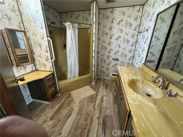 332 N LYON Avenue, Hemet CA: https://media.crmls.org/medias/83fac8d1-7699-4836-aca8-f38100a0860a.jpg