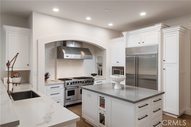 Detail Gallery Image 31 of 72 For 8 Gleneagles Dr, Newport Beach,  CA 92660 - 5 Beds | 5/1 Baths