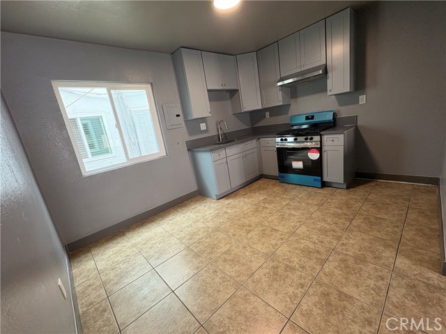Detail Gallery Image 4 of 8 For 1905 W Myrtle St #3,  Santa Ana,  CA 92703 - 2 Beds | 1 Baths