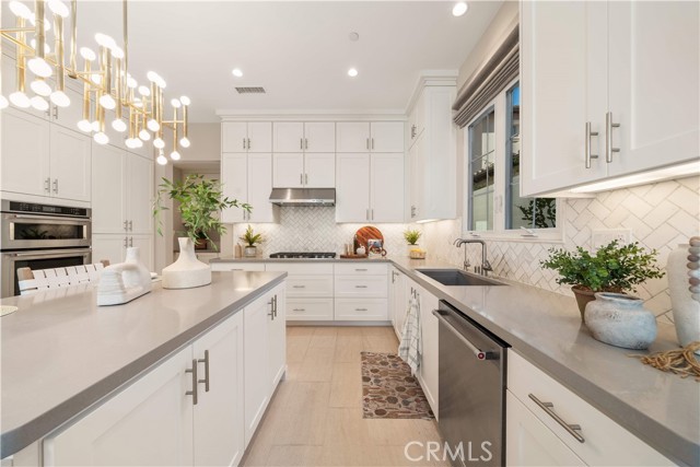 Detail Gallery Image 9 of 56 For 126 Bellini, Irvine,  CA 92602 - 4 Beds | 3/1 Baths