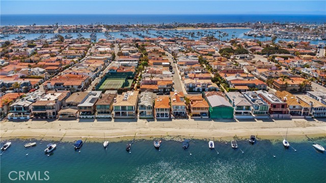 Detail Gallery Image 11 of 24 For 426 via Lido Nord, Newport Beach,  CA 92663 - 4 Beds | 3 Baths