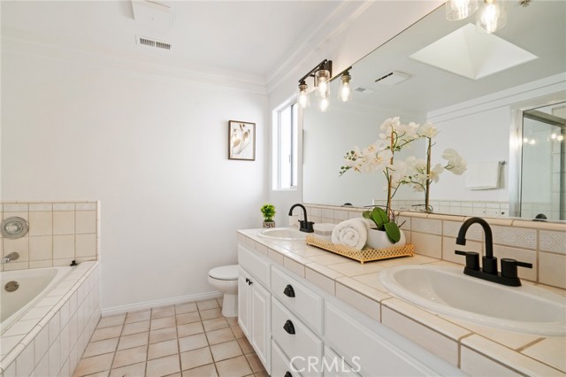 1734 Haynes Lane, Redondo Beach, California 90278, 3 Bedrooms Bedrooms, ,2 BathroomsBathrooms,Residential,Sold,Haynes,TR22049569