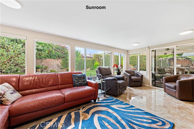 10500 Jordan Avenue, Chatsworth CA: https://media.crmls.org/medias/83fc9e82-9a91-4405-aafa-7fe12713e857.jpg