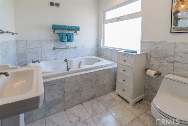 2116 Monterey Boulevard, Hermosa Beach, California 90254, 3 Bedrooms Bedrooms, ,3 BathroomsBathrooms,Residential,Sold,Monterey,SB17077141