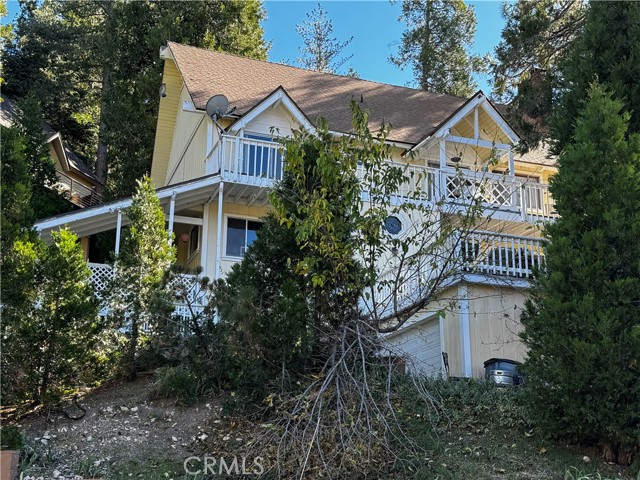 Detail Gallery Image 1 of 20 For 26937 Tunnel Dr, Lake Arrowhead,  CA 92352 - 4 Beds | 4 Baths