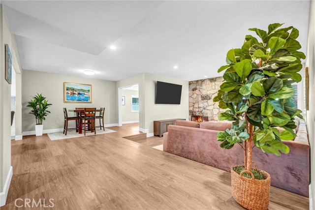 Image 2 of 32 For 10661 Ritter