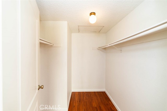 Detail Gallery Image 12 of 28 For 923 Lombard Ct, Costa Mesa,  CA 92626 - 3 Beds | 2/1 Baths