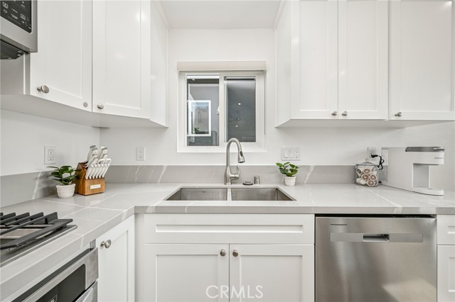 Detail Gallery Image 10 of 34 For 205 42nd St, Newport Beach,  CA 92663 - – Beds | – Baths