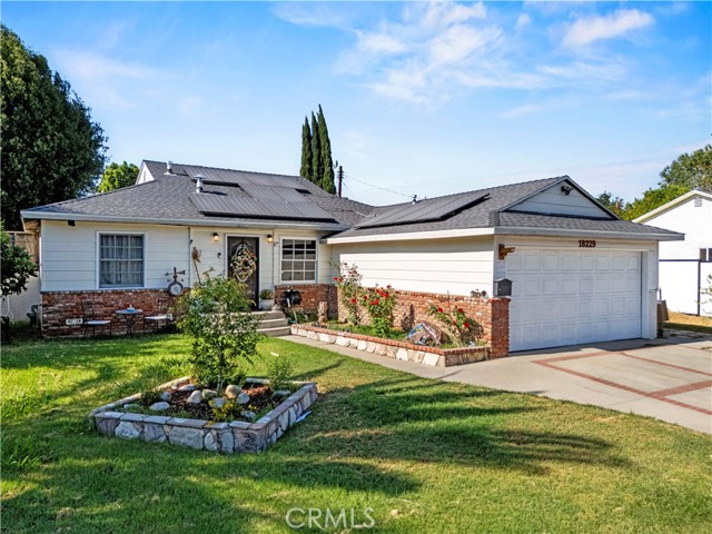 Detail Gallery Image 2 of 14 For 18229 Strathern St, Reseda,  CA 91335 - 3 Beds | 2 Baths
