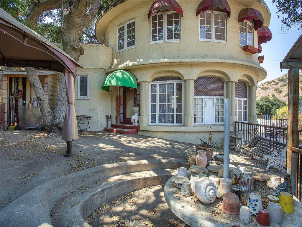 https://media.crmls.org/medias/83ff25c0-77c2-42f4-a99b-329799e16c28.jpg?preset=X-Large