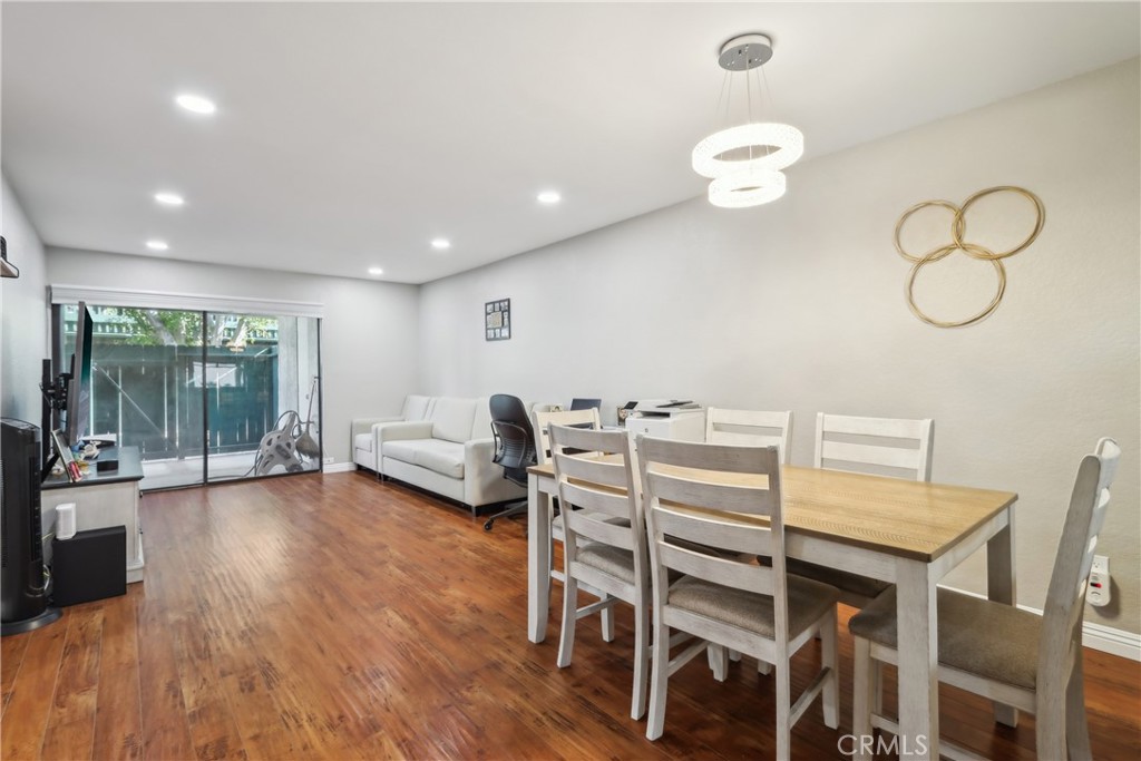 MLS #OC25179659 img 1