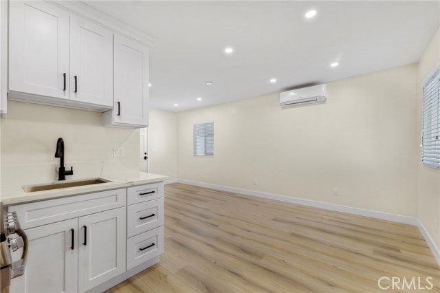 Detail Gallery Image 4 of 14 For 1674 Fremont Dr, Thousand Oaks,  CA 91362 - 0 Beds | 1 Baths