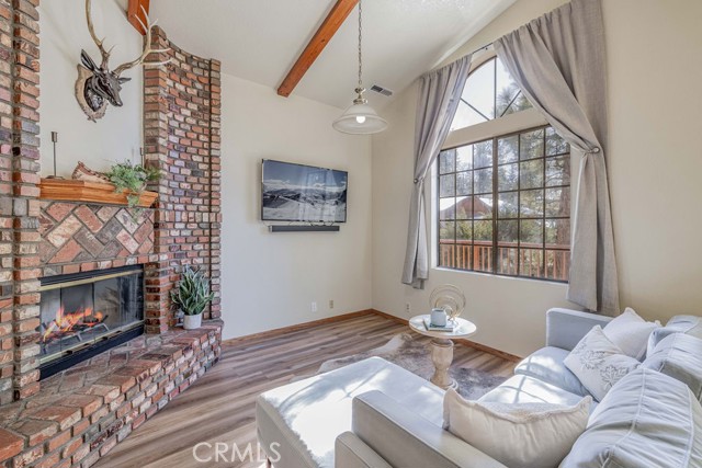 42756 Tannenbaum Platz, Big Bear Lake CA: https://media.crmls.org/medias/83ffc2bd-381c-40c1-b017-d82128dc6f72.jpg