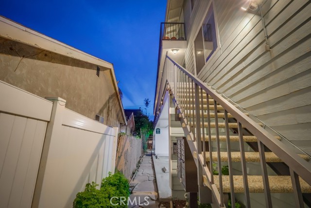 Detail Gallery Image 4 of 30 For 1775 Freeman Ave #304,  Long Beach,  CA 90804 - 2 Beds | 2 Baths