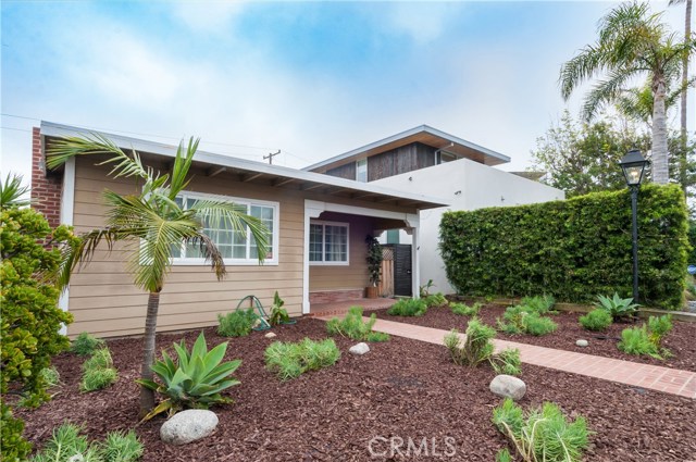 2216 Grandview Avenue, Manhattan Beach, California 90266, 2 Bedrooms Bedrooms, ,1 BathroomBathrooms,Residential,Sold,Grandview,SB17056643