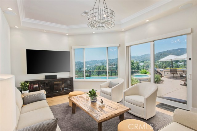 17068 Countess Place, Encino CA: https://media.crmls.org/medias/8401ef88-19ad-4d6e-baaa-29c3012fa136.jpg