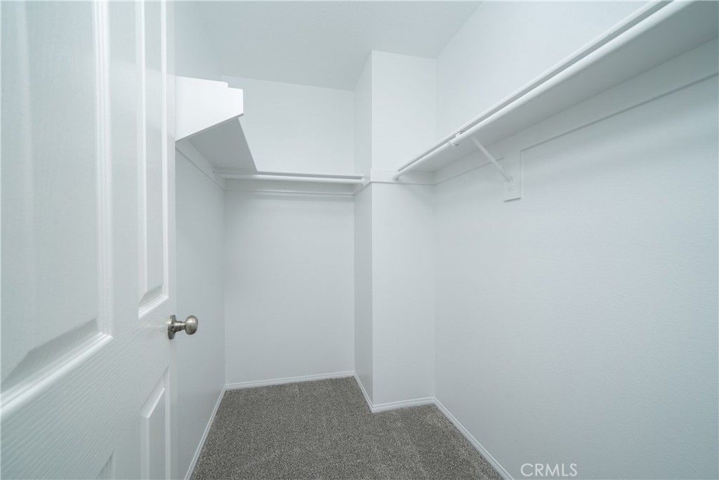 https://media.crmls.org/medias/84024873-f7e6-49d5-8978-a2098f5d90e9.jpg?preset=X-Large