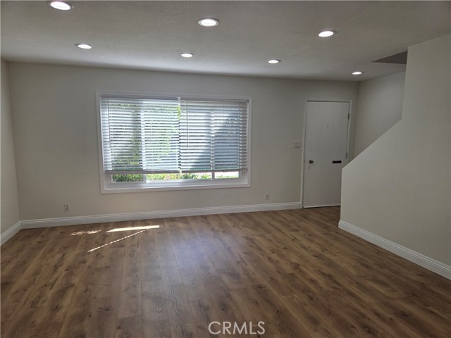 Detail Gallery Image 2 of 34 For 1107 W Memory Ln 6c,  Santa Ana,  CA 92706 - 2 Beds | 1/1 Baths