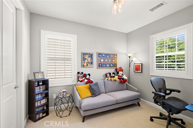 42 Castellana, Lake Forest CA: https://media.crmls.org/medias/84029f93-4e2b-4d28-88d2-68b091749eaf.jpg
