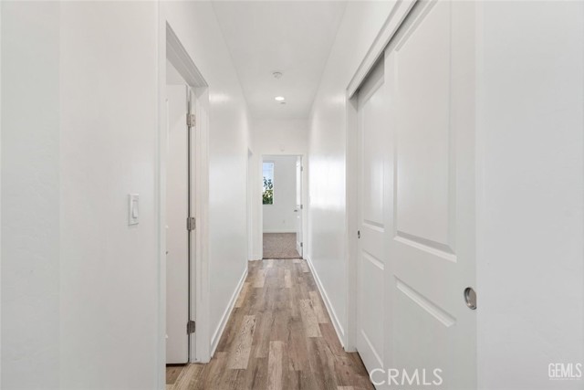 Detail Gallery Image 11 of 26 For 8005 Bandelier Dr, Bakersfield,  CA 93313 - 3 Beds | 2 Baths