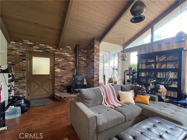 643 W Alegria Avenue, Sierra Madre CA: https://media.crmls.org/medias/84038814-013d-43a7-ba22-40844ec404e0.jpg