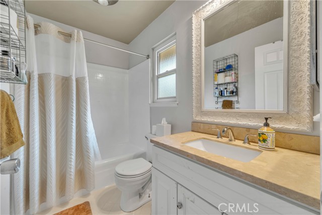 Detail Gallery Image 18 of 42 For 42815 16th, Lancaster,  CA 93534 - 4 Beds | 3 Baths