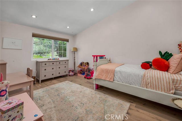 17152 Escalon Drive, Encino CA: https://media.crmls.org/medias/8403dbe7-be6e-4fcf-82c0-7a76eb50ded1.jpg