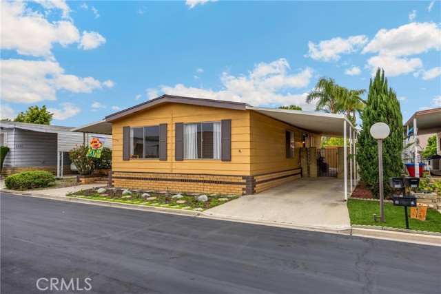 2240 Lake Glen Dr, La Habra CA: https://media.crmls.org/medias/8403eaa7-6f50-4c7a-8e2b-1e0d97336494.jpg