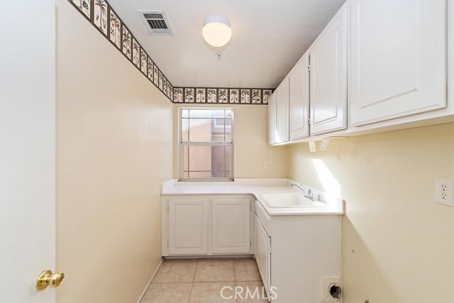 Detail Gallery Image 23 of 32 For 16757 Escalon, Fontana,  CA 92336 - 5 Beds | 3/1 Baths