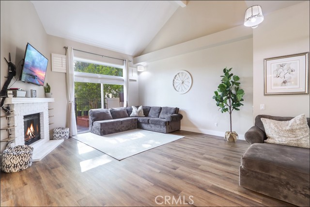 21055 Avenida Magnifica, Lake Forest CA: https://media.crmls.org/medias/8404bfc1-90f2-4f15-8ecd-62ea1ea10d91.jpg