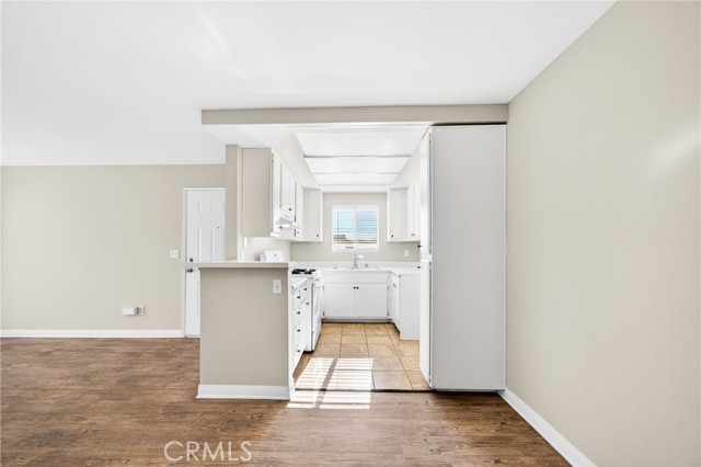 Detail Gallery Image 12 of 29 For 16377 Lakeshore, Lake Elsinore,  CA 92530 - 2 Beds | 2/1 Baths