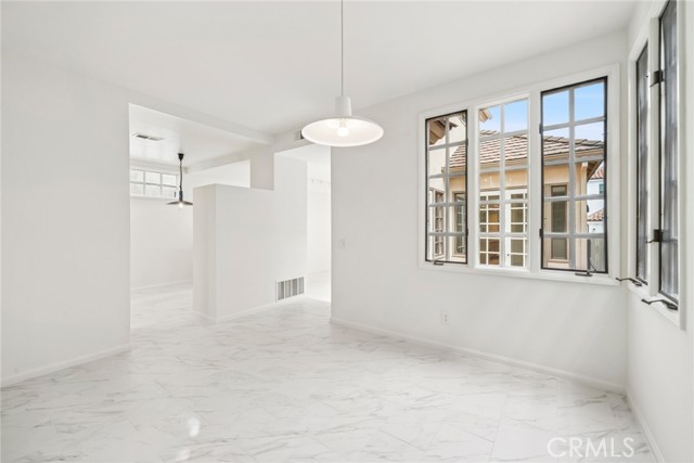 Detail Gallery Image 7 of 19 For 606 Carnation Ave, Corona Del Mar,  CA 92625 - 3 Beds | 2 Baths