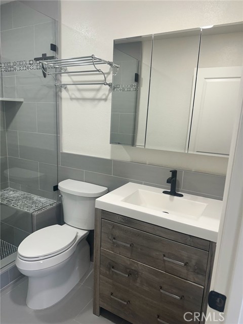 Detail Gallery Image 5 of 7 For 620 Wilshire, Newbury Park,  CA 91320 - 3 Beds | 2/1 Baths