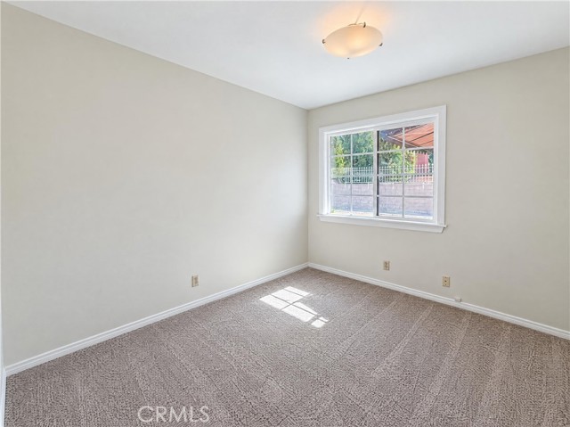 1042 Whispering Oaks photo 17