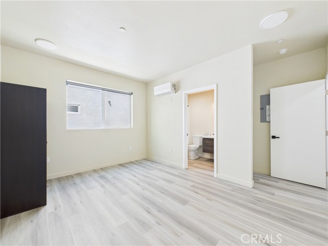 8457 Langdon, North Hills CA: https://media.crmls.org/medias/84078eff-7051-4c58-880f-c8e46189a769.jpg