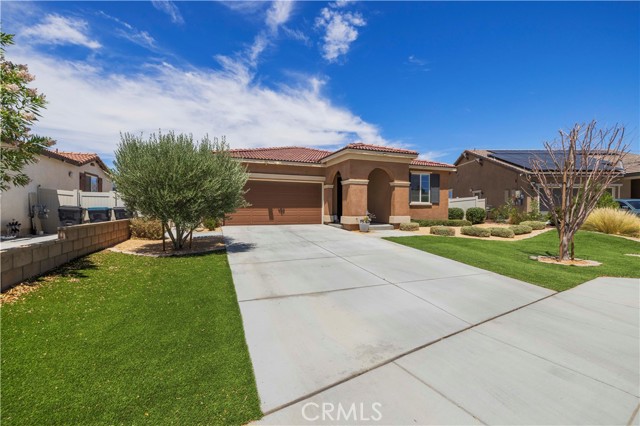 5025 W Avenue J6, Lancaster CA: https://media.crmls.org/medias/84079b23-f385-4274-b51a-feb44e826f9e.jpg