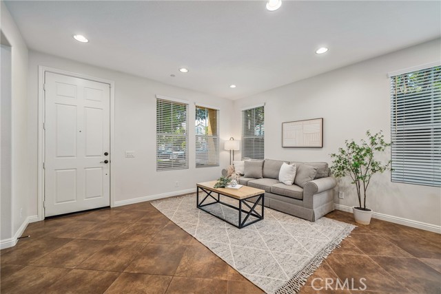 Detail Gallery Image 15 of 55 For 6363 Marbella Ln, Corona,  CA 91752 - 4 Beds | 2 Baths
