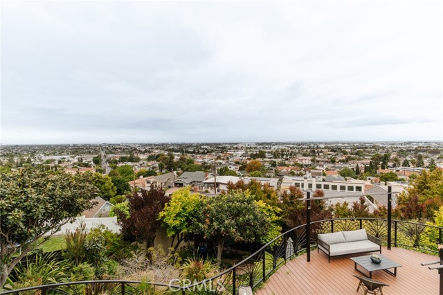 3837 Paseo De Las Tortugas, Torrance CA: https://media.crmls.org/medias/8407fcba-b51d-43ba-aa83-d04e0449d2bb.jpg