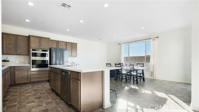 Detail Gallery Image 8 of 36 For 4774 Albatross, Perris,  CA 92571 - 4 Beds | 2/1 Baths