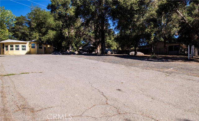 18670 Cryer Drive, Banning CA: https://media.crmls.org/medias/8408754e-507c-4548-a340-e4ab9e4a8577.jpg