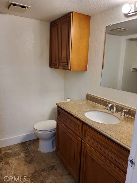 Detail Gallery Image 12 of 30 For 1335 W 139th St #111,  Gardena,  CA 90247 - 3 Beds | 2/1 Baths